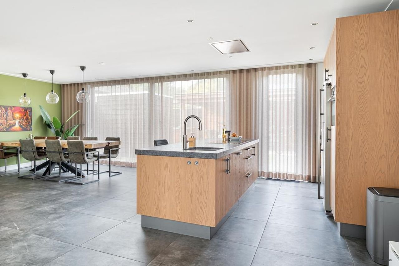 Luxe woning met sauna en buitenbar - Afbeelding 2