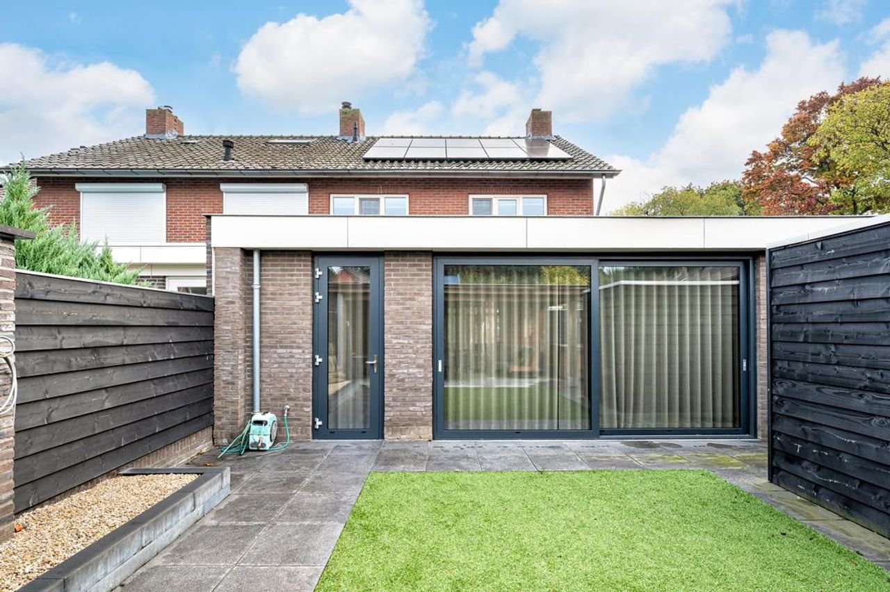 Luxe woning met sauna en buitenbar - Afbeelding 30