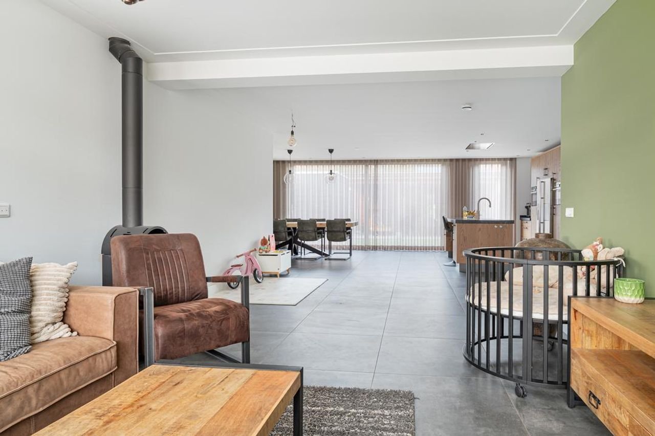 Luxe woning met sauna en buitenbar - Afbeelding 9