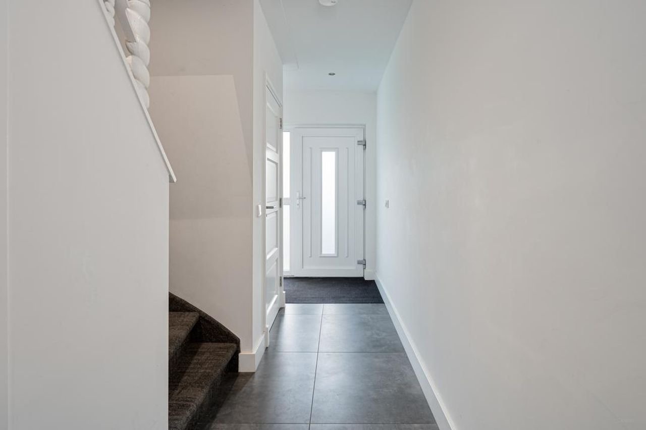 Luxe woning met sauna en buitenbar - Afbeelding 24