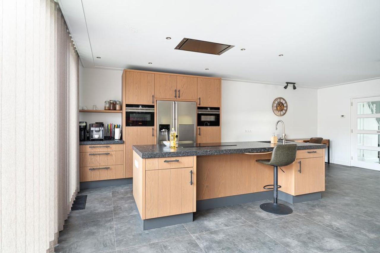 Luxe woning met sauna en buitenbar - Afbeelding 3