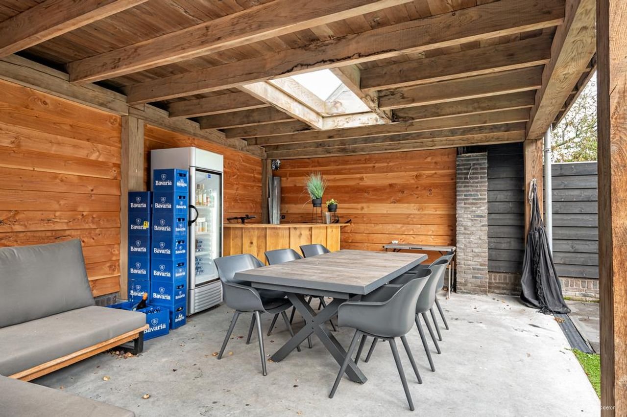 Luxe woning met sauna en buitenbar - Afbeelding 26