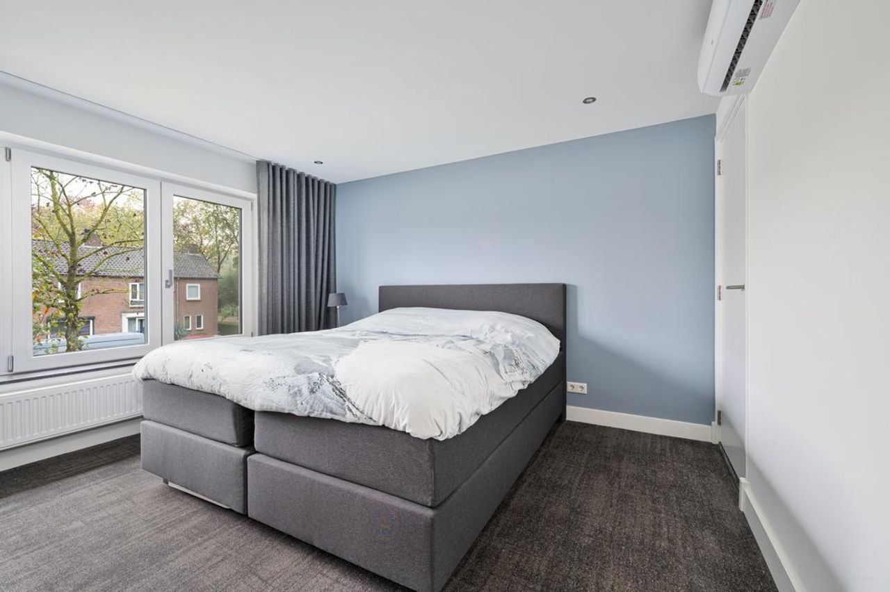 Luxe woning met sauna en buitenbar - Afbeelding 13