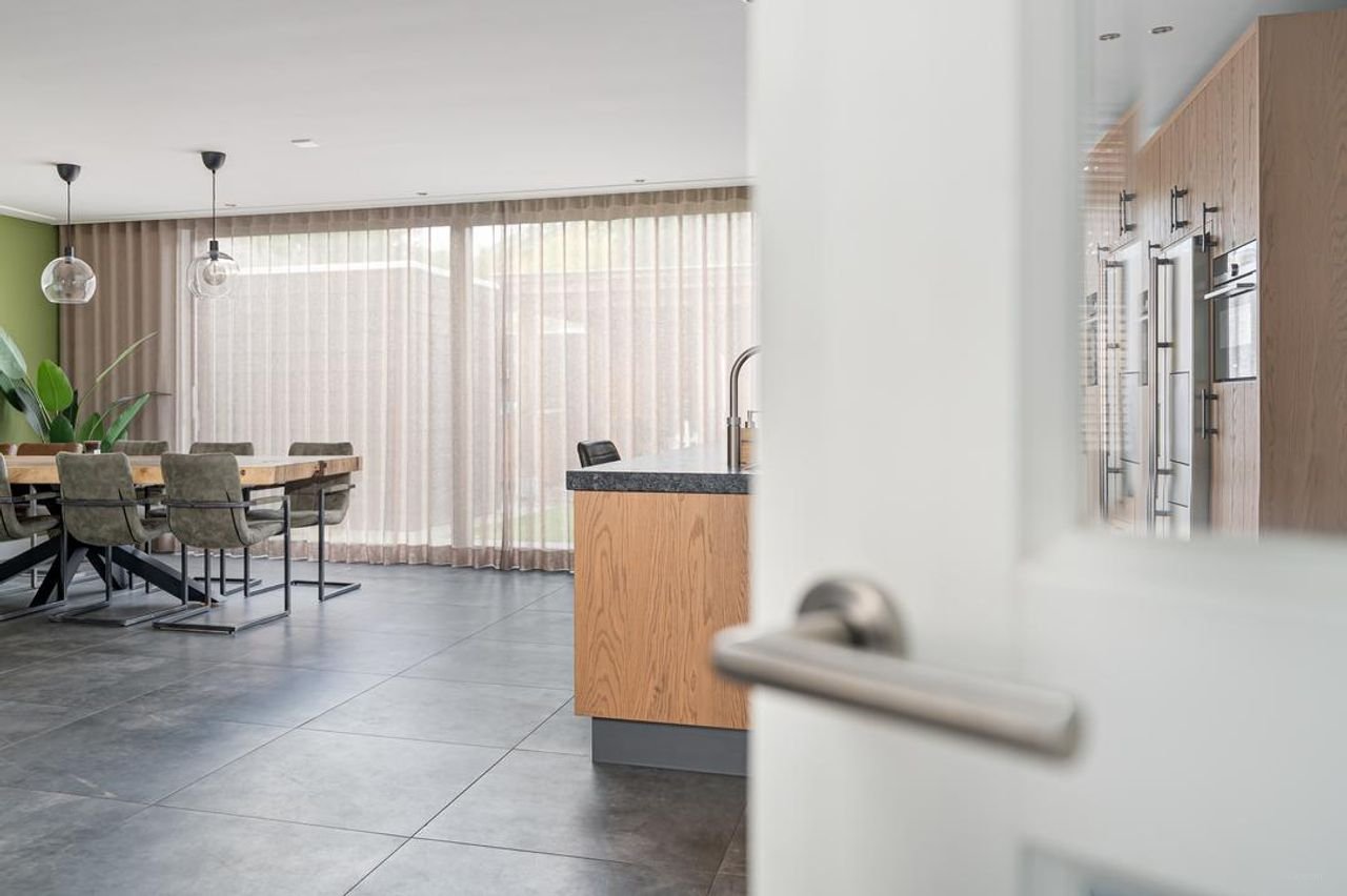 Luxe woning met sauna en buitenbar - Afbeelding 6