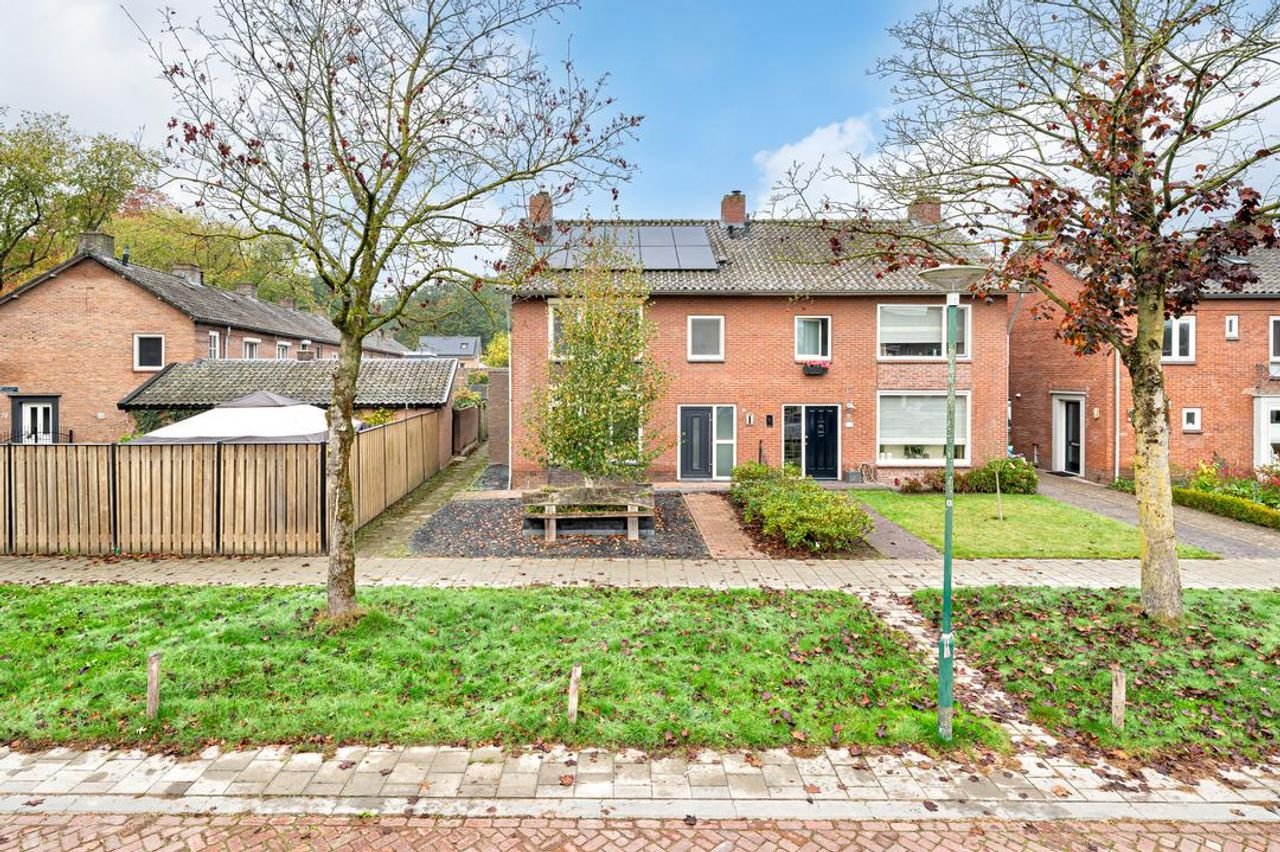 Luxe woning met sauna en buitenbar - Afbeelding 32