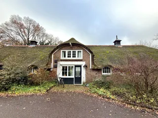 Rietgedekte cottage met paardenoptie