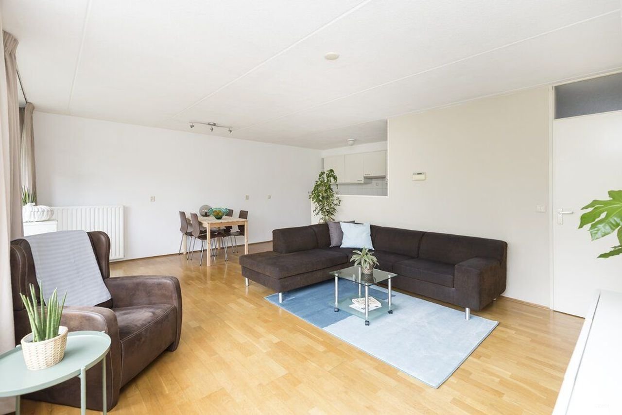 Licht 3-kamerappartement bij Lelylaan - Afbeelding 2
