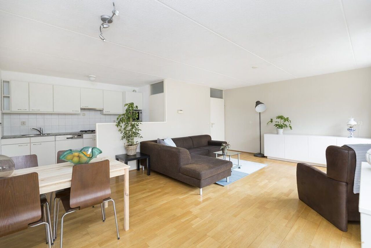 Licht 3-kamerappartement bij Lelylaan - Afbeelding 4