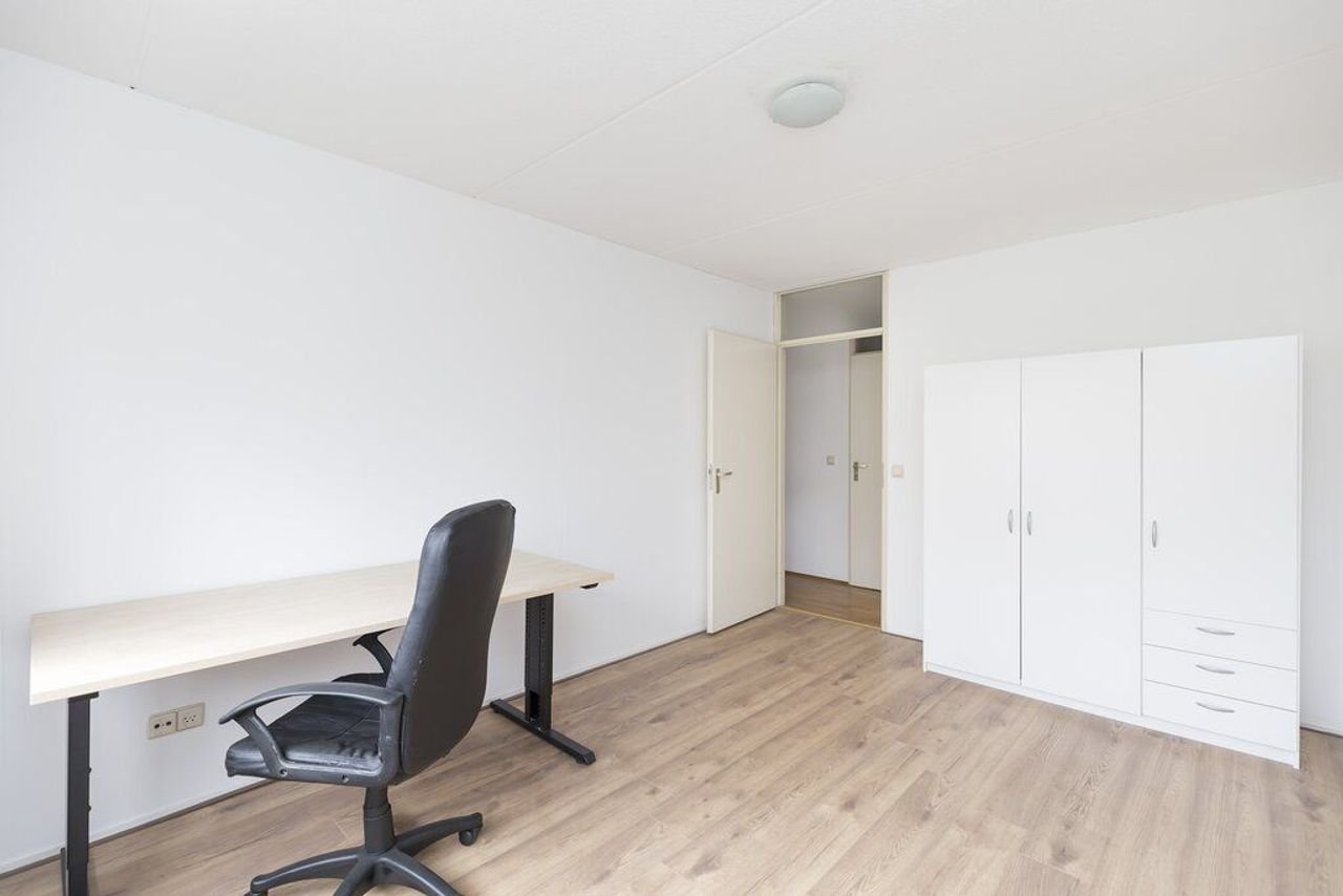 Licht 3-kamerappartement bij Lelylaan - Afbeelding 15