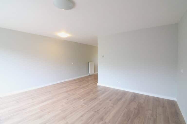 Peaceful living with south-facing balcony - Image 8