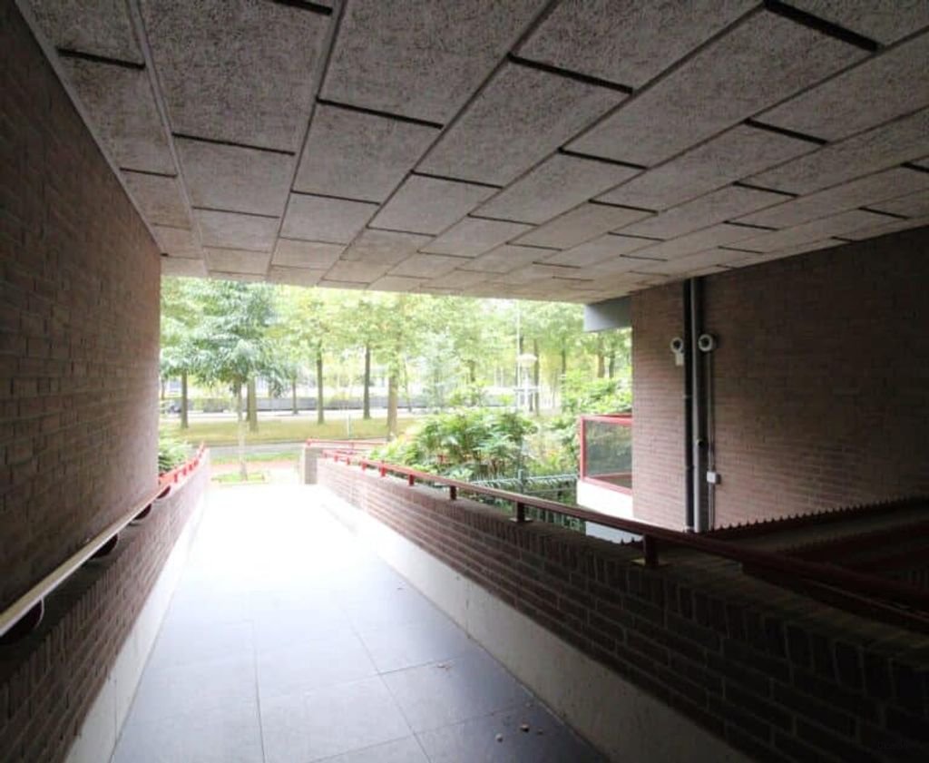 Peaceful living with south-facing balcony - Image 2