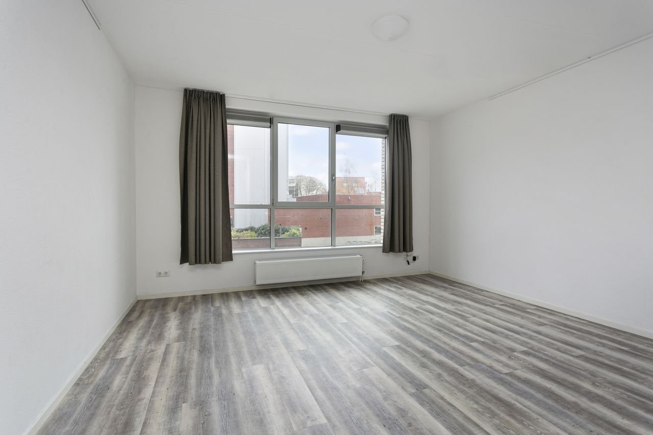 Lichte studentenstudio midden in het centrum - Afbeelding 1