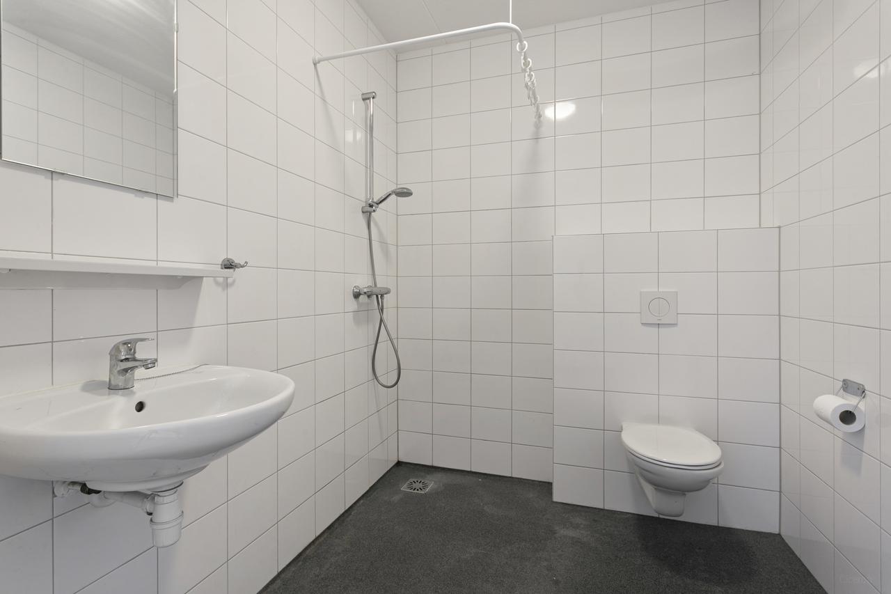 Bright student studio eligible for housing allowance - Image 6