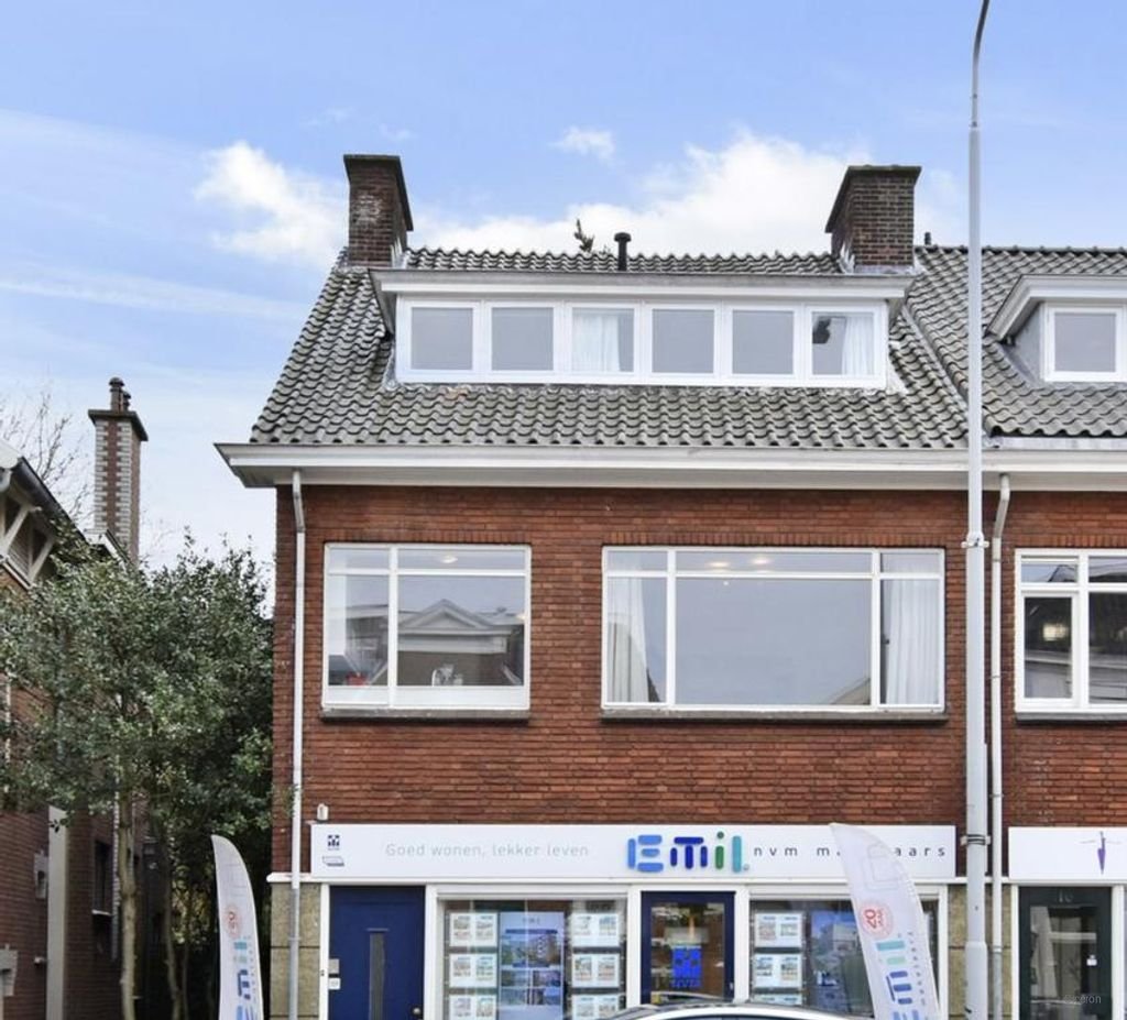 Spacious double upper house in the center of Voorburg - Image 3