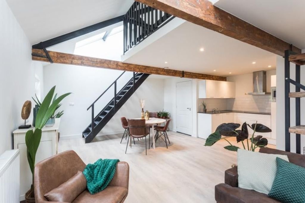 Monumental apartment by the park - Image 1