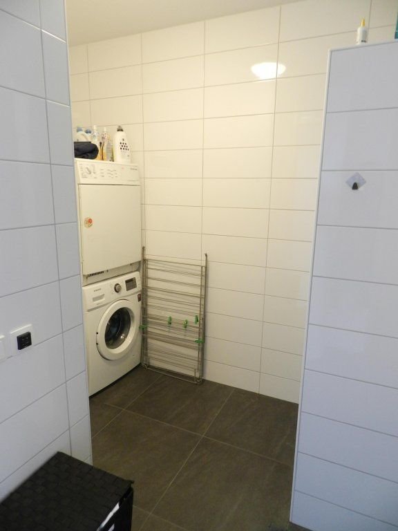 Energy-efficient apartment with private parking space - Image 16