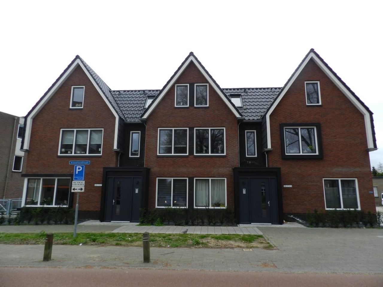 Energy-efficient apartment with private parking space - Image 18