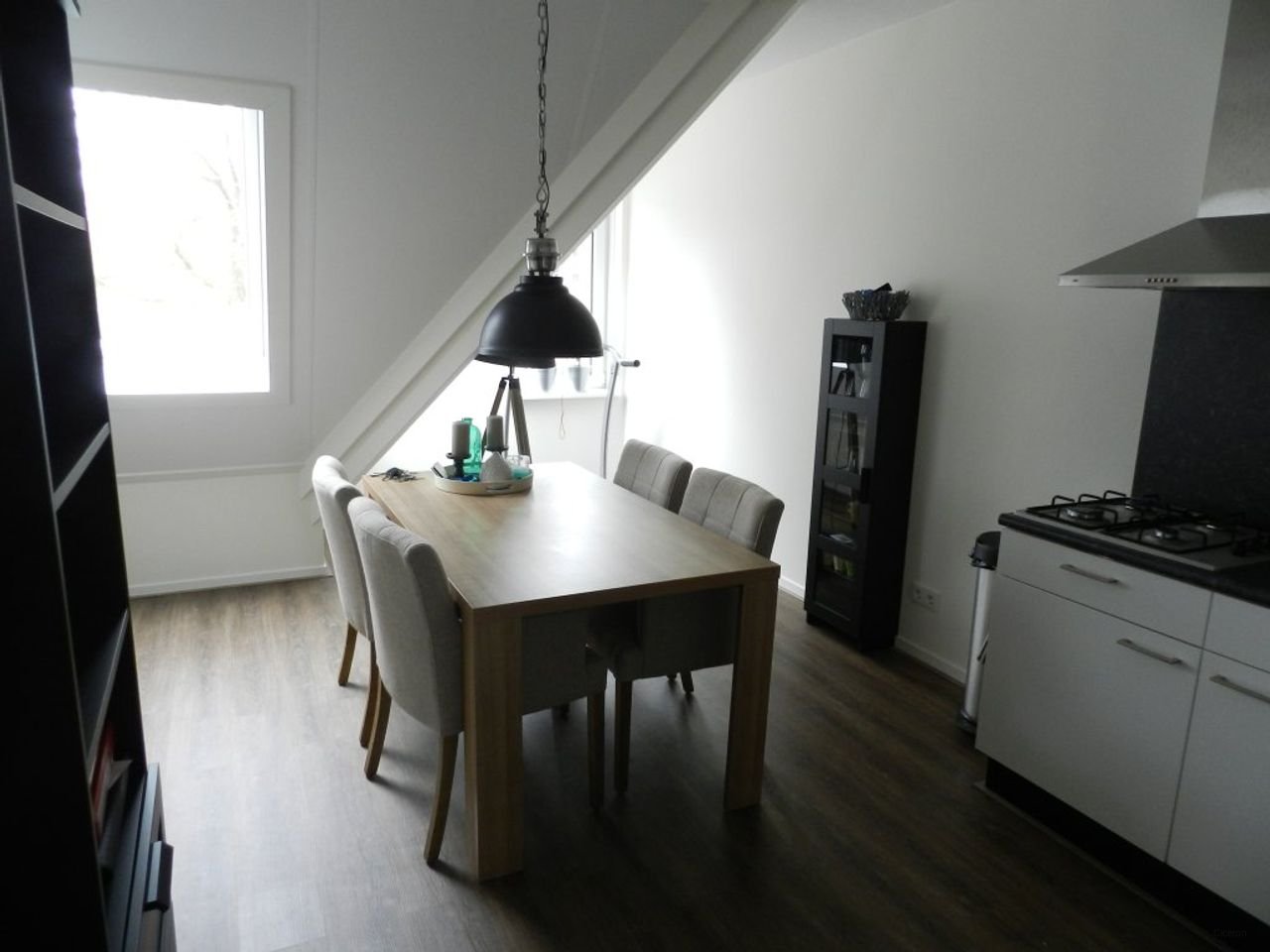 Energy-efficient apartment with private parking space - Image 9