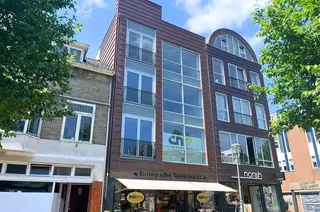 Spacious apartment (108 m²) in the city center