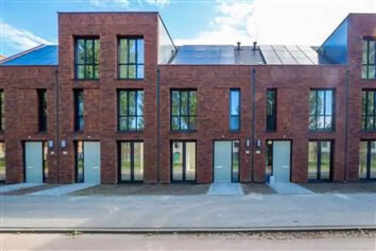 Ruim huis met terras en A+++ label - Afbeelding 1