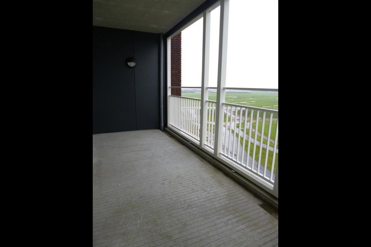 Uitzicht over de haven op de 8e etage - Afbeelding 16