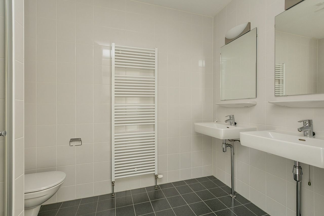 Uitzicht over de haven op de 8e etage - Afbeelding 12