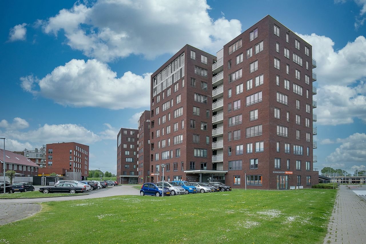 Uitzicht over de haven op de 8e etage - Afbeelding 6