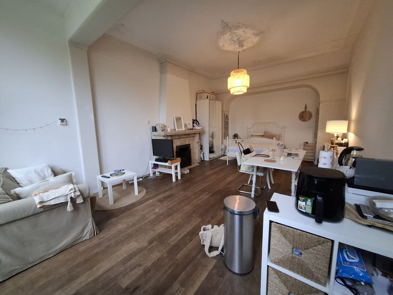 Spacious room (30m²) on the canal - Image 1