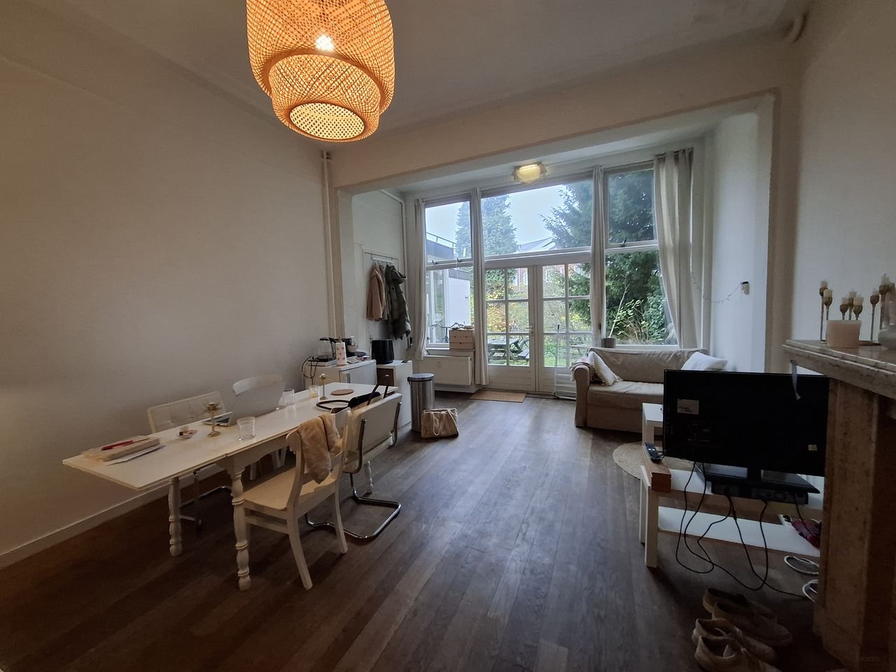 Student Room on the Canal near the Station - Image 3
