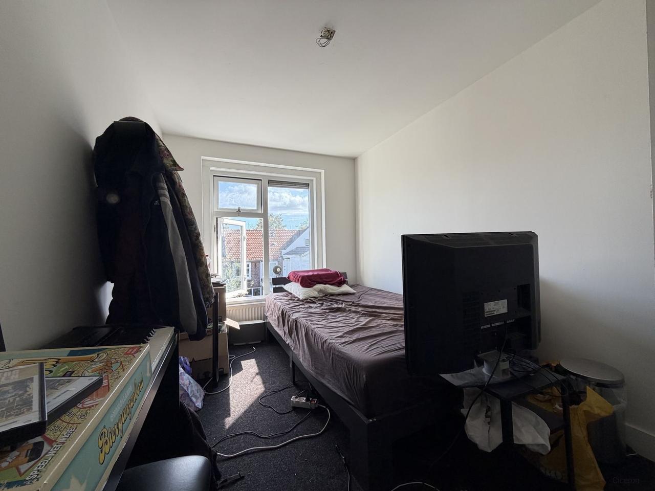 Room with Private Shower near Zwolle Station - Image 3