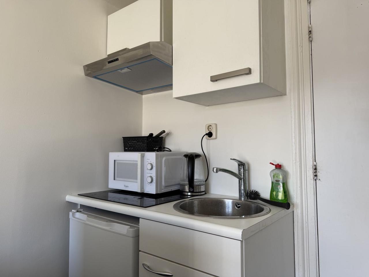 Room with Private Shower near Zwolle Station - Image 5