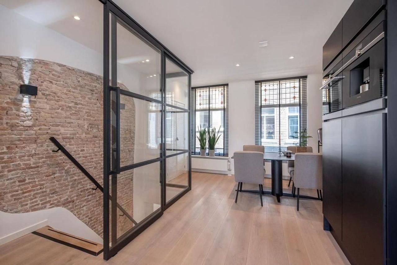 Furnished apartment with roof terrace in the center of Delft - Image 5