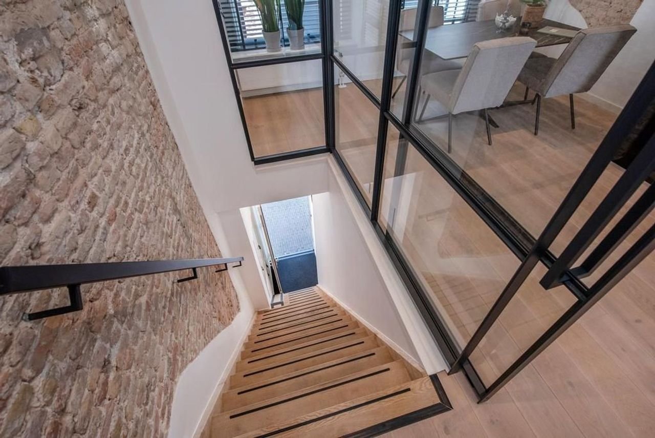 Furnished apartment with roof terrace in the center of Delft - Image 3