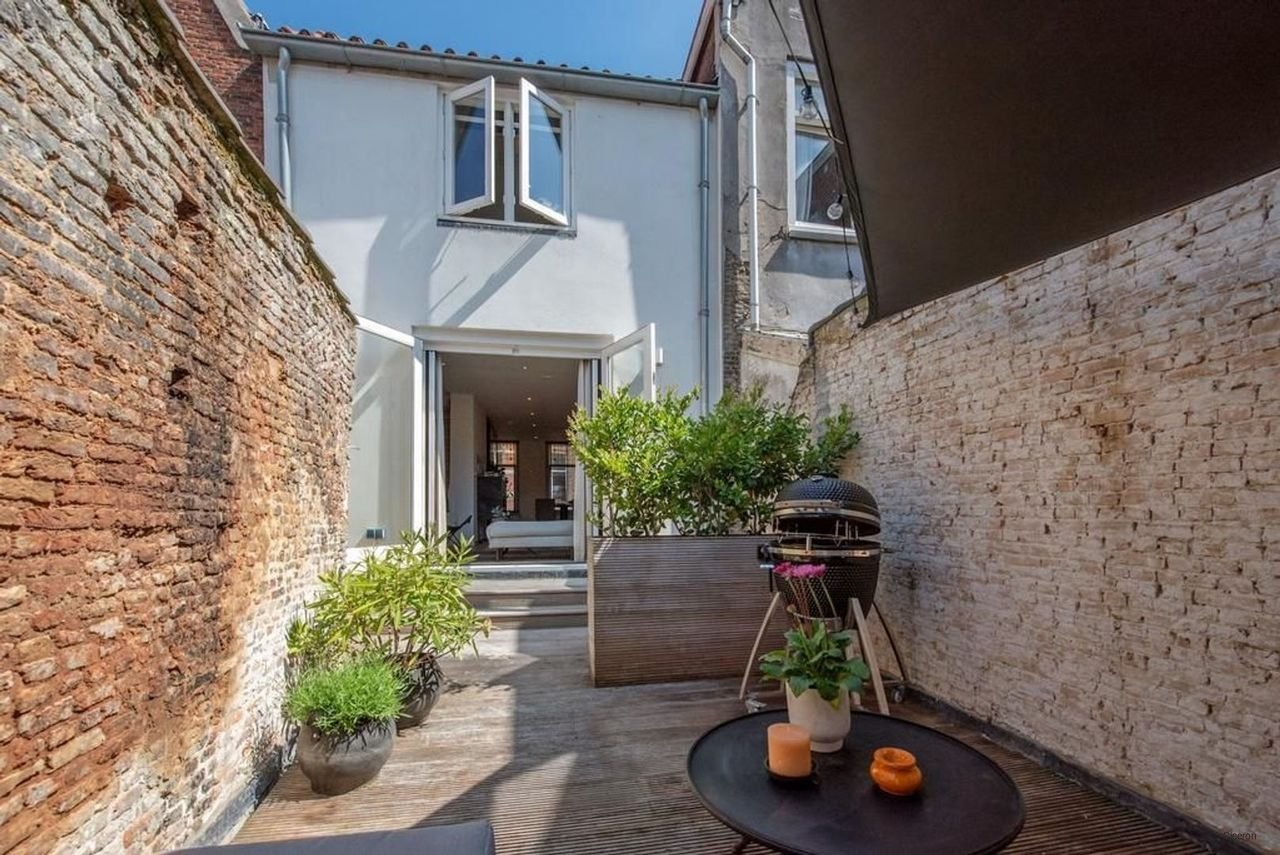 Furnished apartment with roof terrace in the center of Delft - Image 2