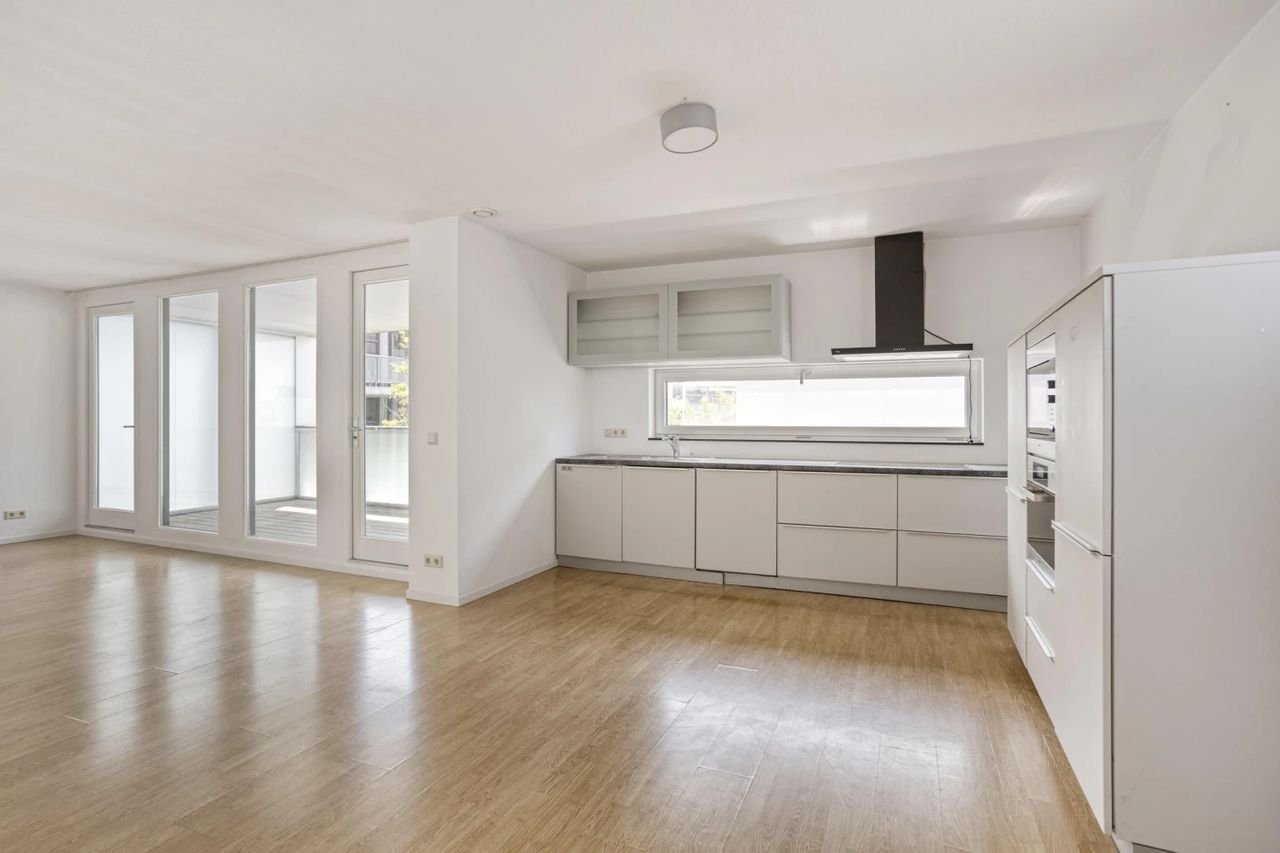 Licht appartement aan Herdenkingsplein - Afbeelding 3