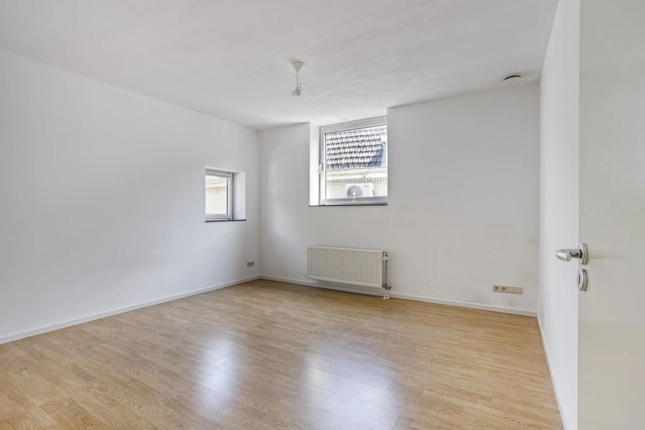 Licht appartement aan Herdenkingsplein - Afbeelding 18