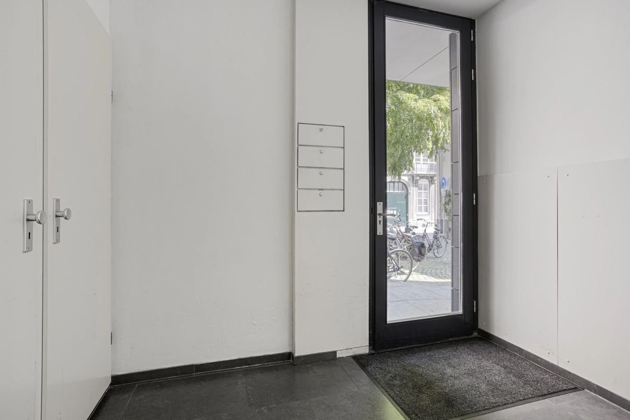 Licht appartement aan Herdenkingsplein - Afbeelding 25