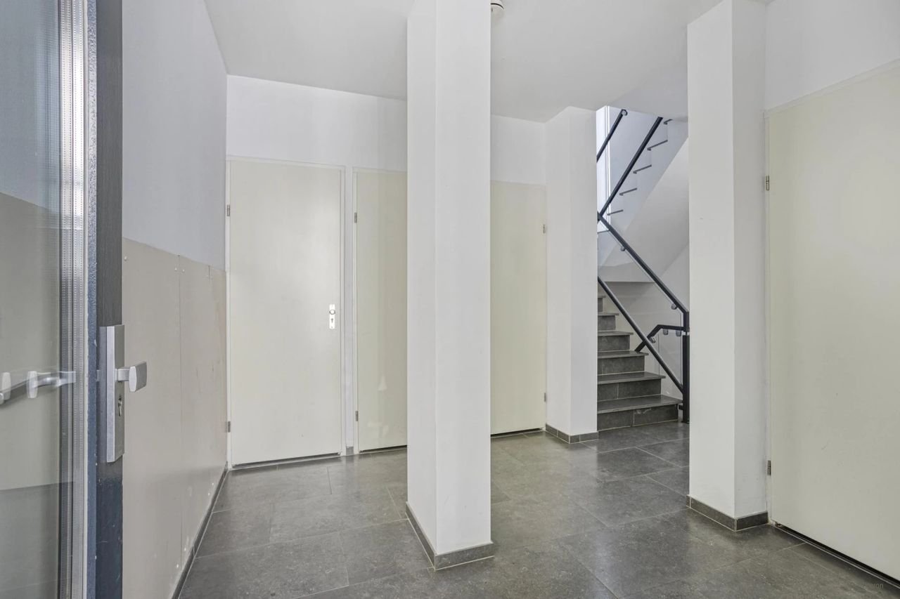 Licht appartement aan Herdenkingsplein - Afbeelding 8