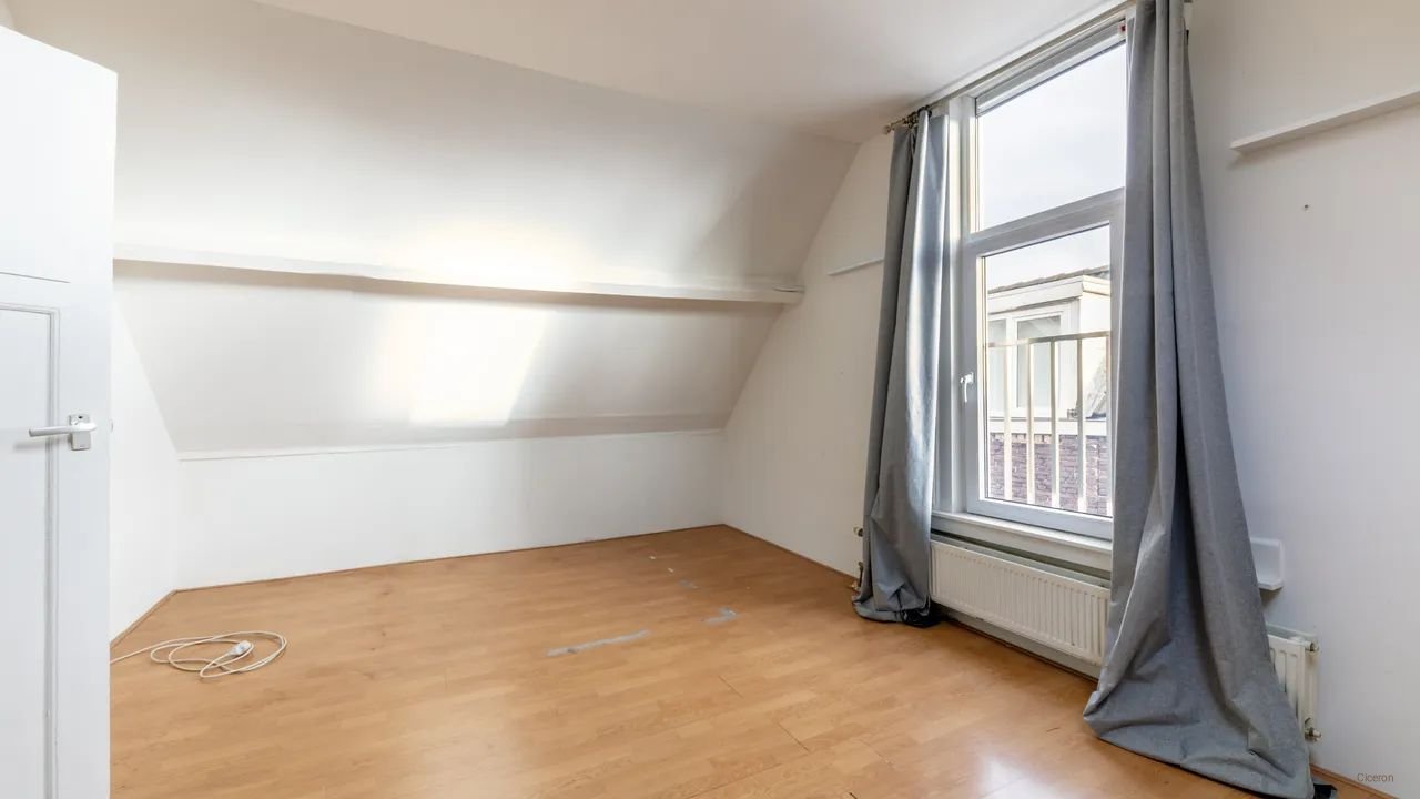 Spacious 6-room apartment in the Oude Noorden - Image 17