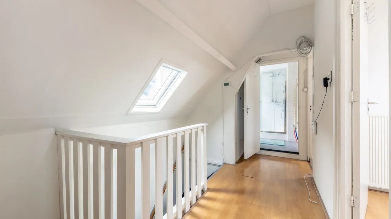 Spacious 6-room apartment in the Oude Noorden - Image 11