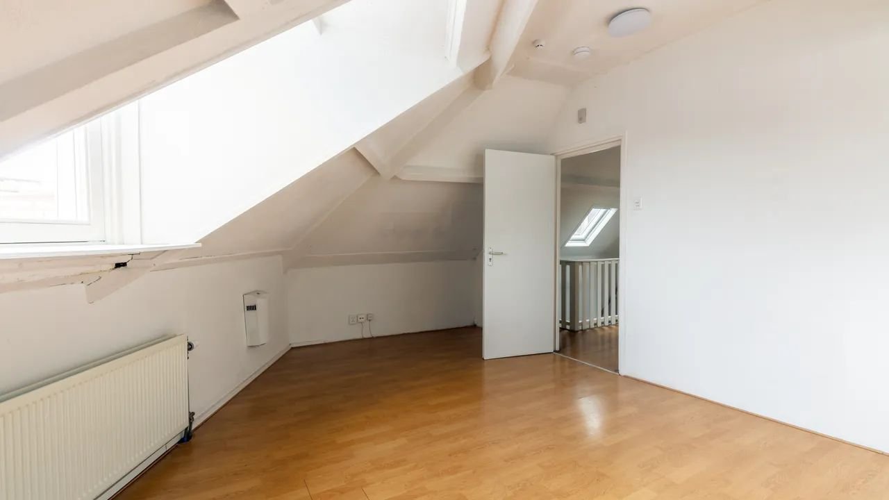 Spacious 6-room apartment in the Oude Noorden - Image 13