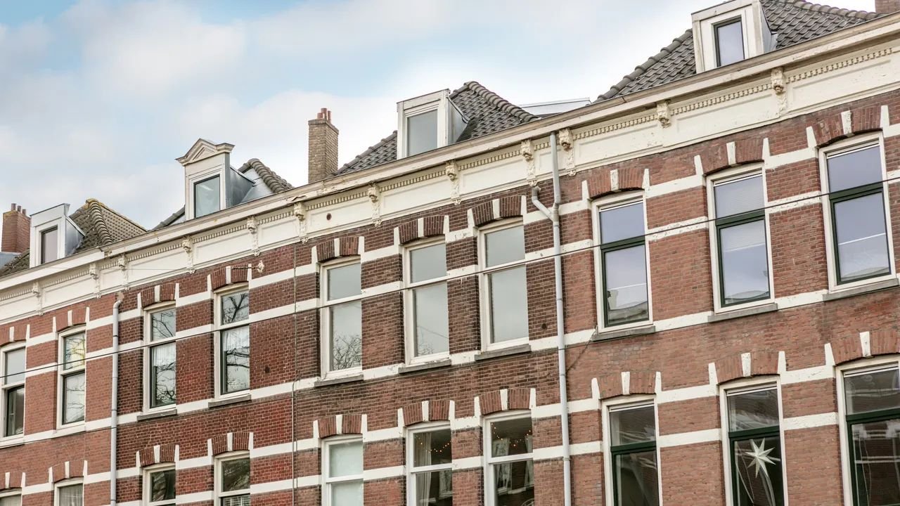 Spacious 6-room apartment in the Oude Noorden - Image 5