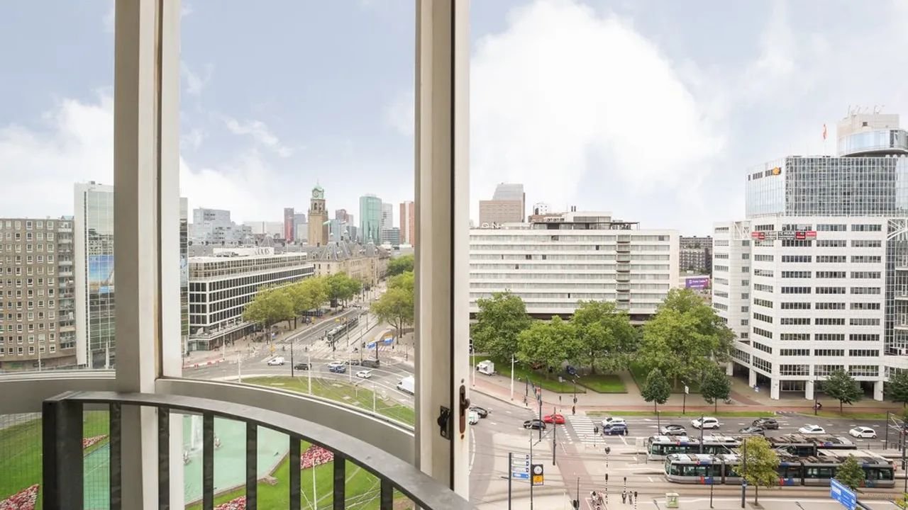Uitzicht op Hofplein vanaf de 11e etage - Afbeelding 19