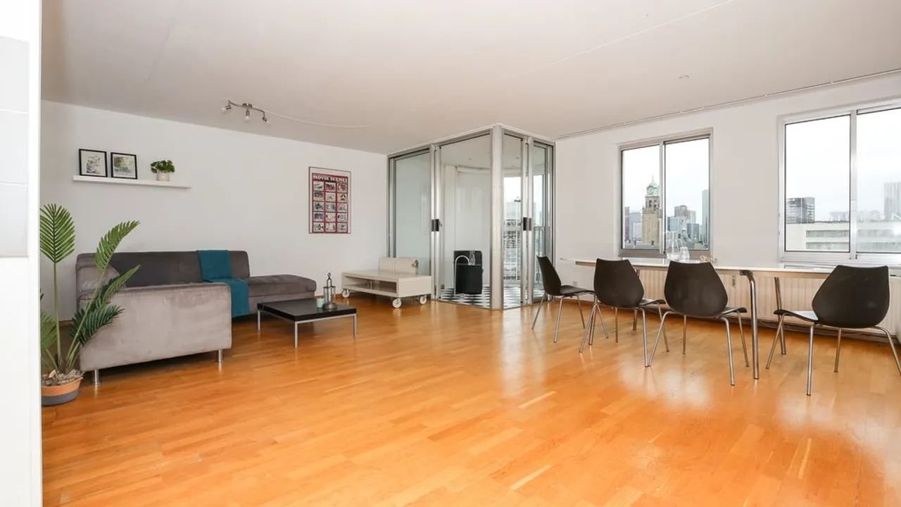 Uitzicht op Hofplein vanaf de 11e etage - Afbeelding 7