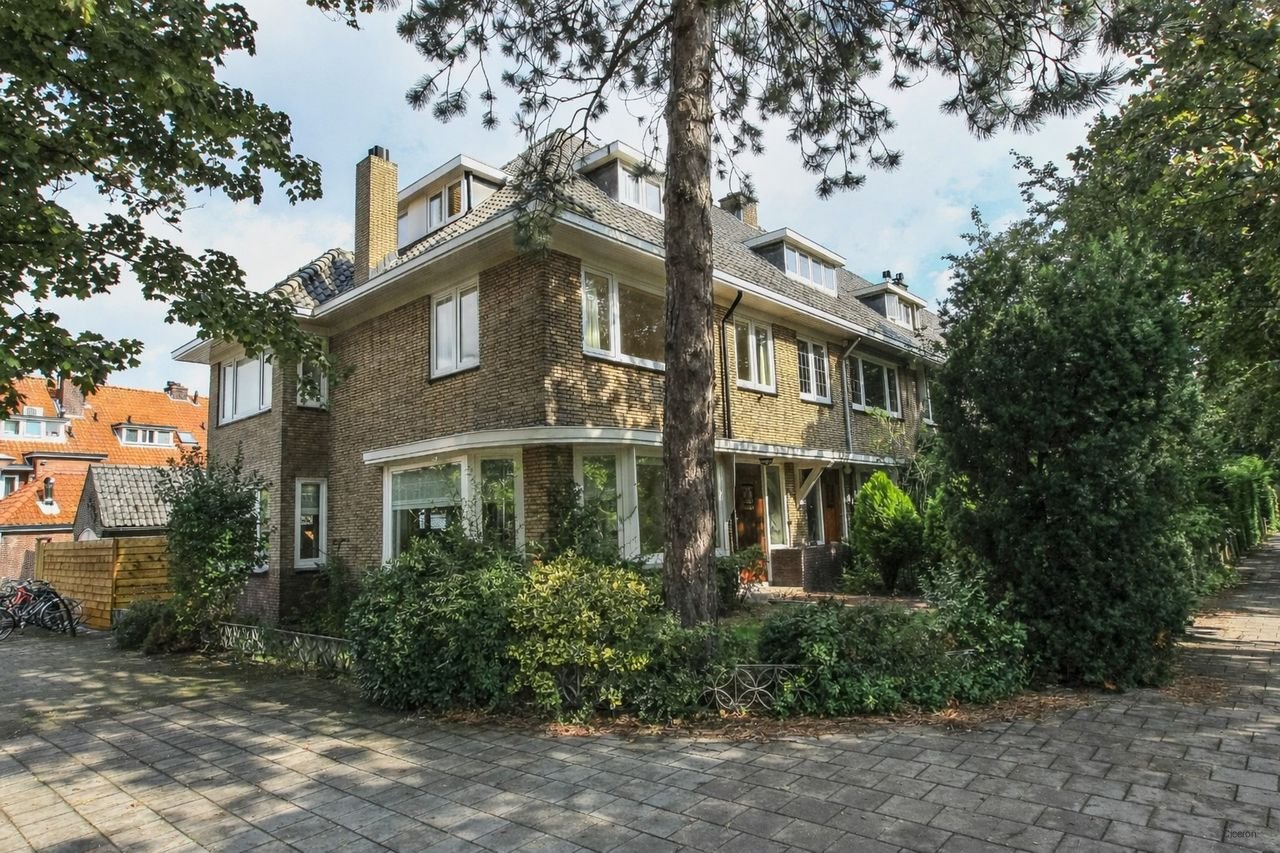 Lichte hoekwoning met 5 slaapkamers - Afbeelding 2