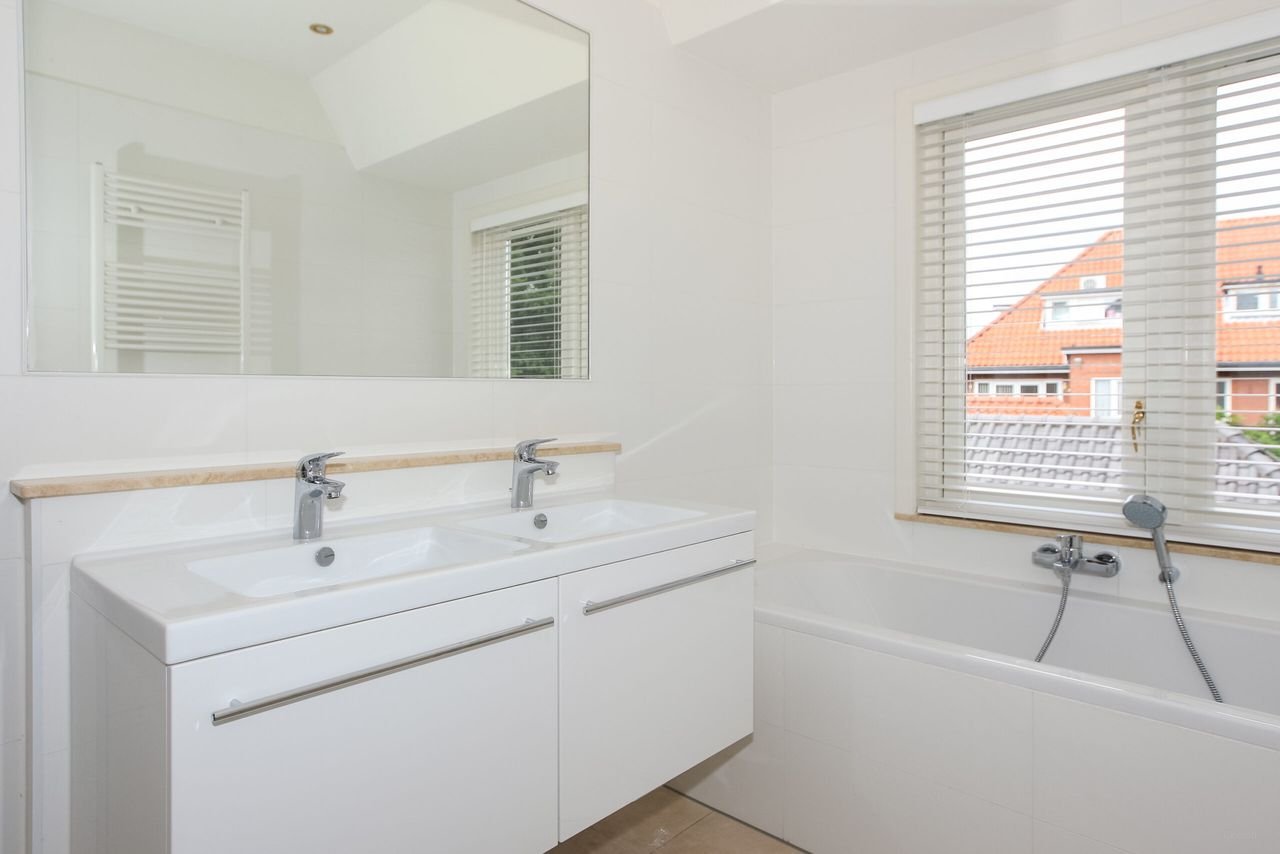 Lichte hoekwoning met 5 slaapkamers - Afbeelding 17