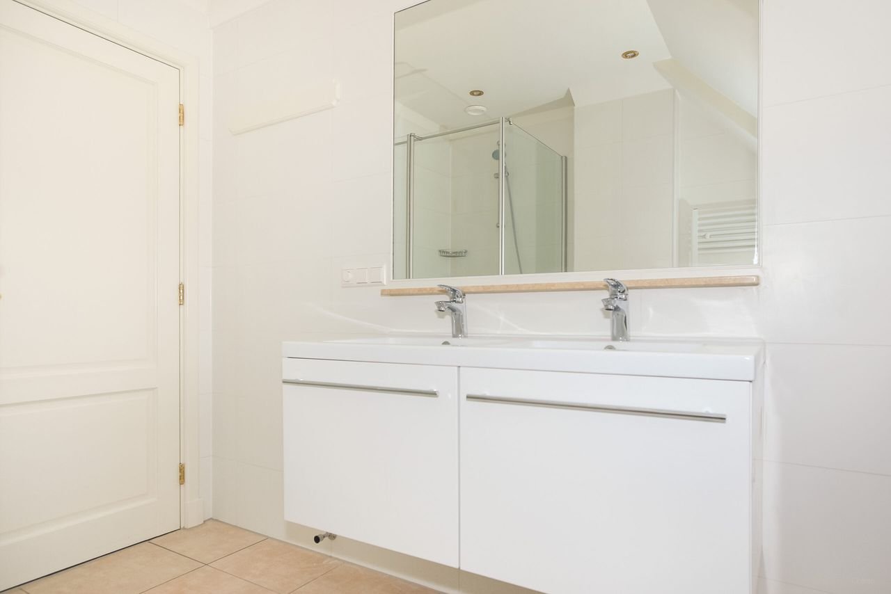 Lichte hoekwoning met 5 slaapkamers - Afbeelding 31