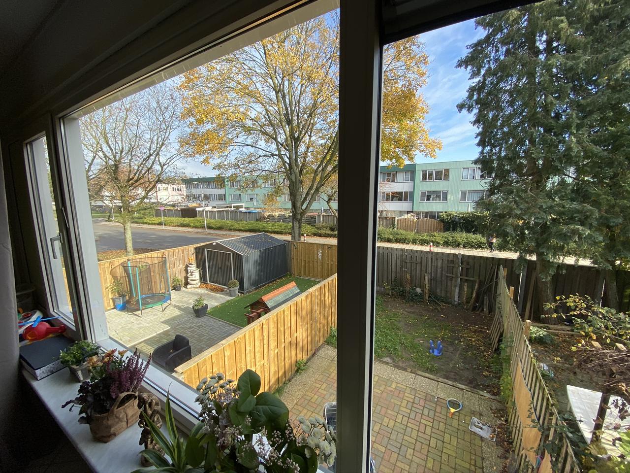 Spacious house with garage on Reutumbrink - Image 4