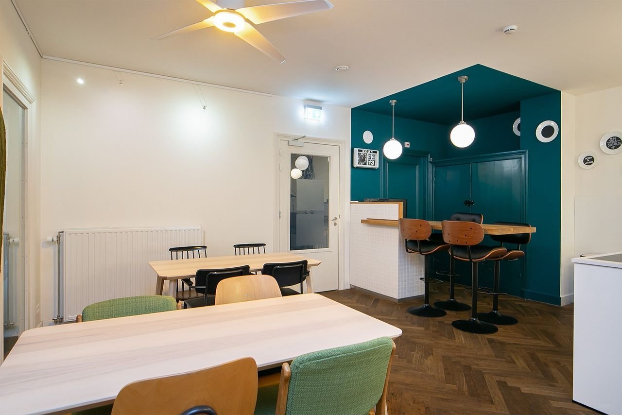 Luxe studio aan de Oudegracht met tuin - Afbeelding 13