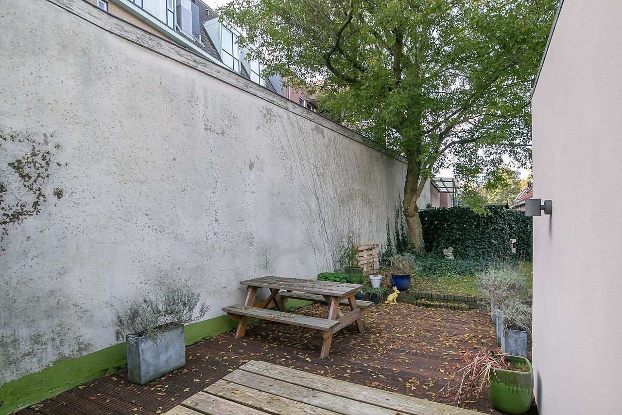 Luxe studio aan de Oudegracht met tuin - Afbeelding 17